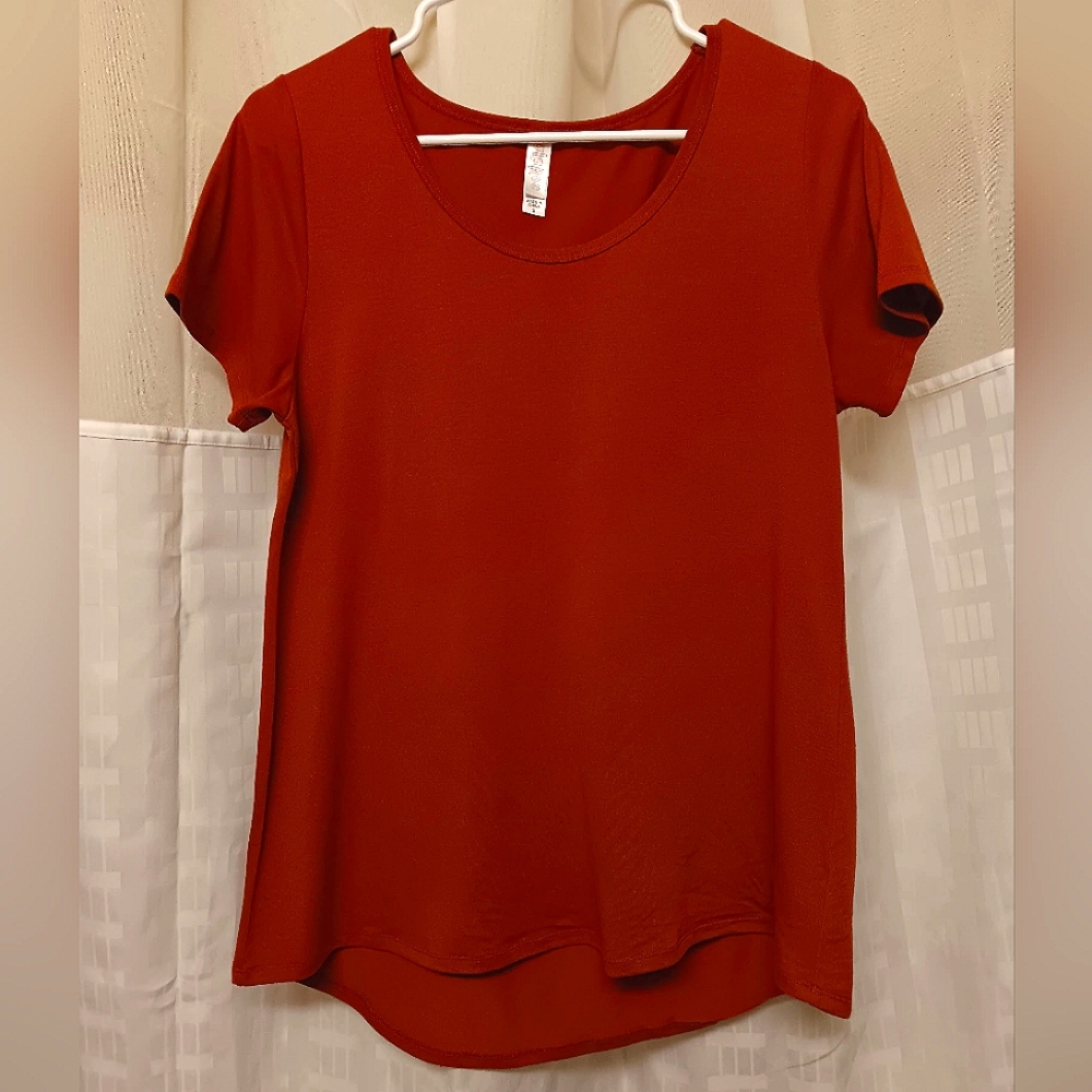 LULAROE High-Low 'Christy' T